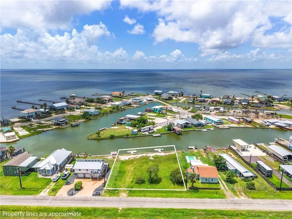 0.35 Acres of Land for Sale in Rockport, Texas - Rockport, Texas, 78382