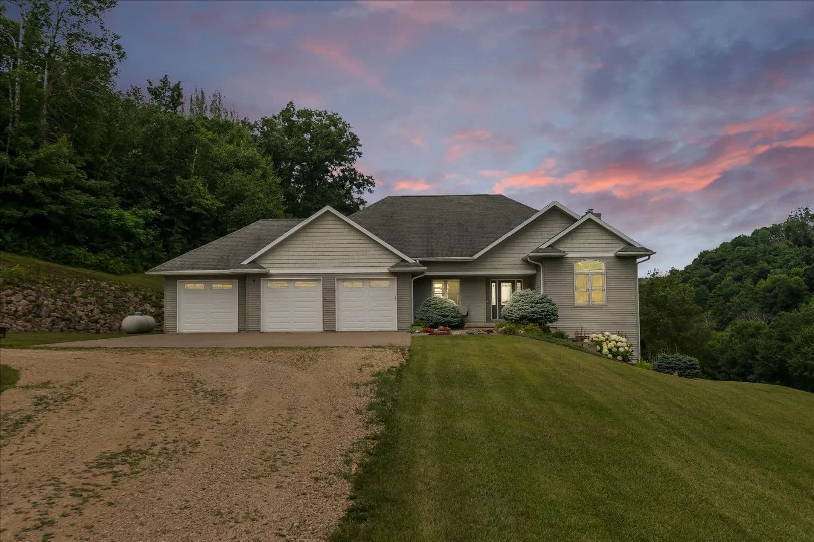 Luxury Vernon County Estate on 141 Acres with Organic Farmland, Views & Hunting - La Farge, Wisconsin, 54639