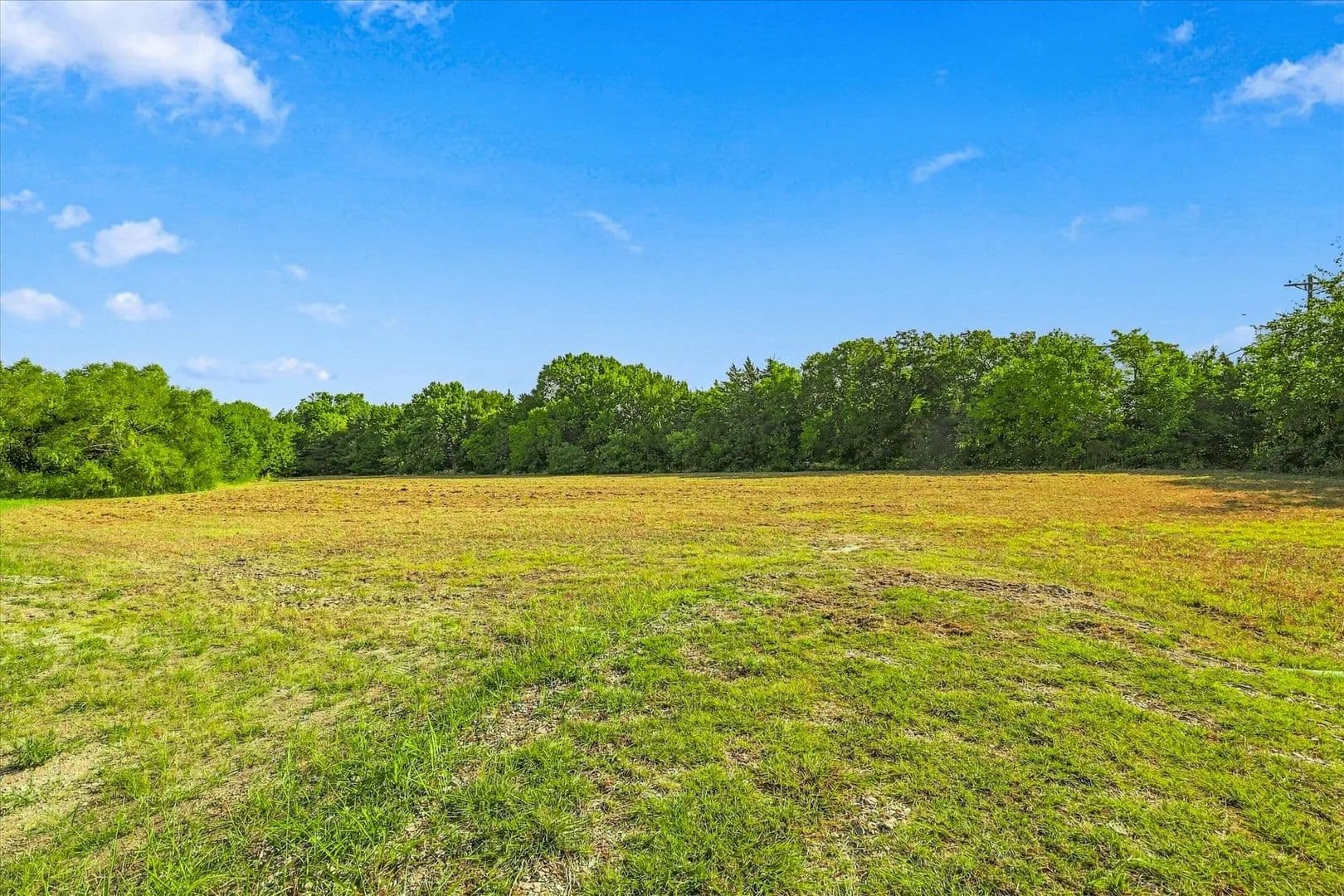 2.11 Acres of Land for Sale in Van Alstyne, TX - Van Alstyne, Texas, 75495