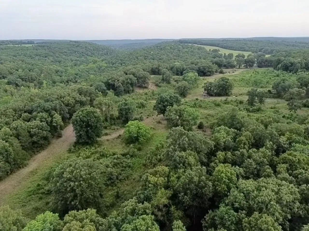 Honey Hole Hideout - Romance, Arkansas, 72136