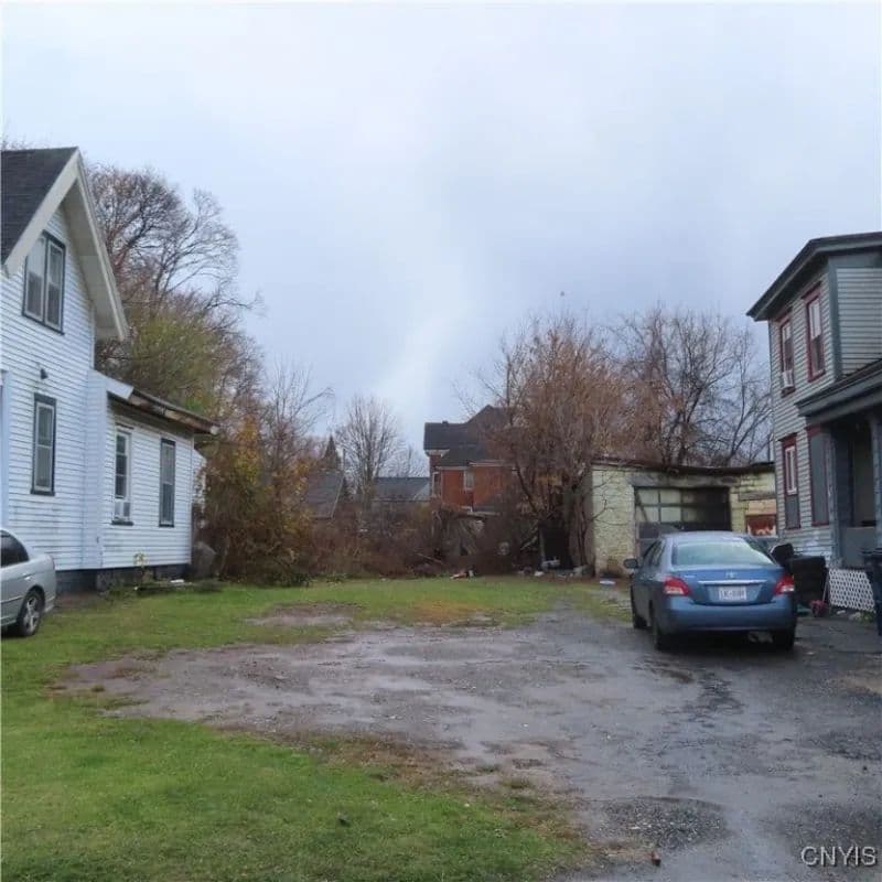 Land -Single Family Acreage in Syracuse - Syracuse, New York, 13204