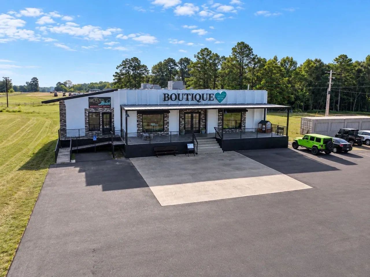 8,500± SF Commercial Investment Opportunity Near Hochatown | Broken Bow, OK - Broken Bow, Oklahoma, 74728