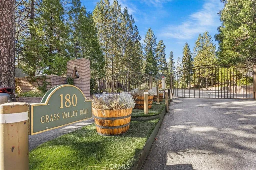 0.07 Acres of Land for Sale in Lake Arrowhead, CA - Lake Arrowhead, California, 92352
