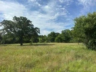 10.01 Acres of Land for Sale in Henrietta, Texas - Henrietta, Texas, 76365