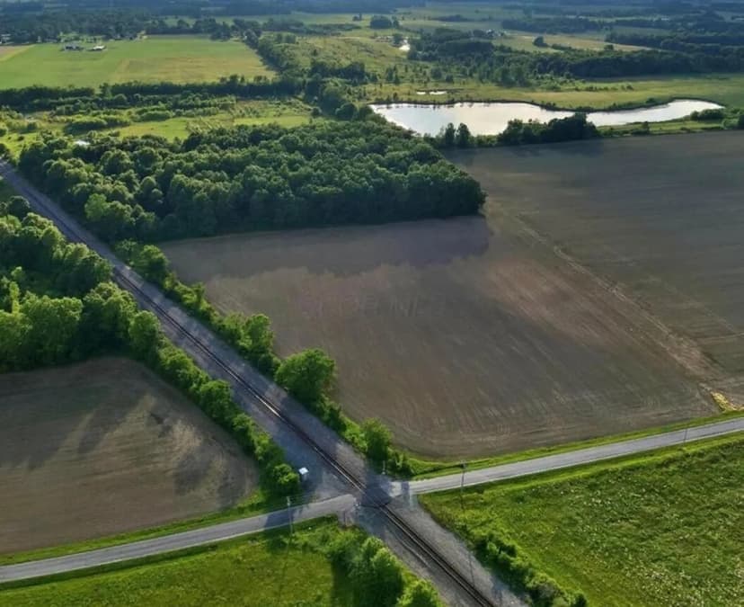 Vacant Land in La Rue