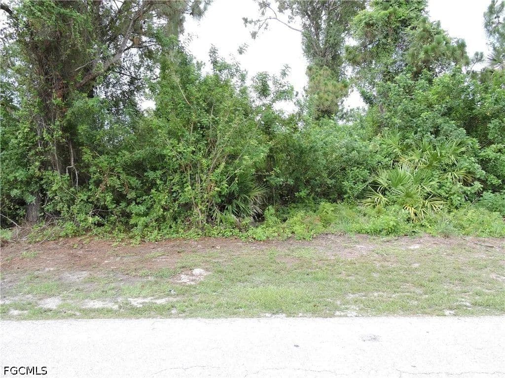 Property from 4754 28th Street SW - KW - Lehigh Acres, Florida, 33973