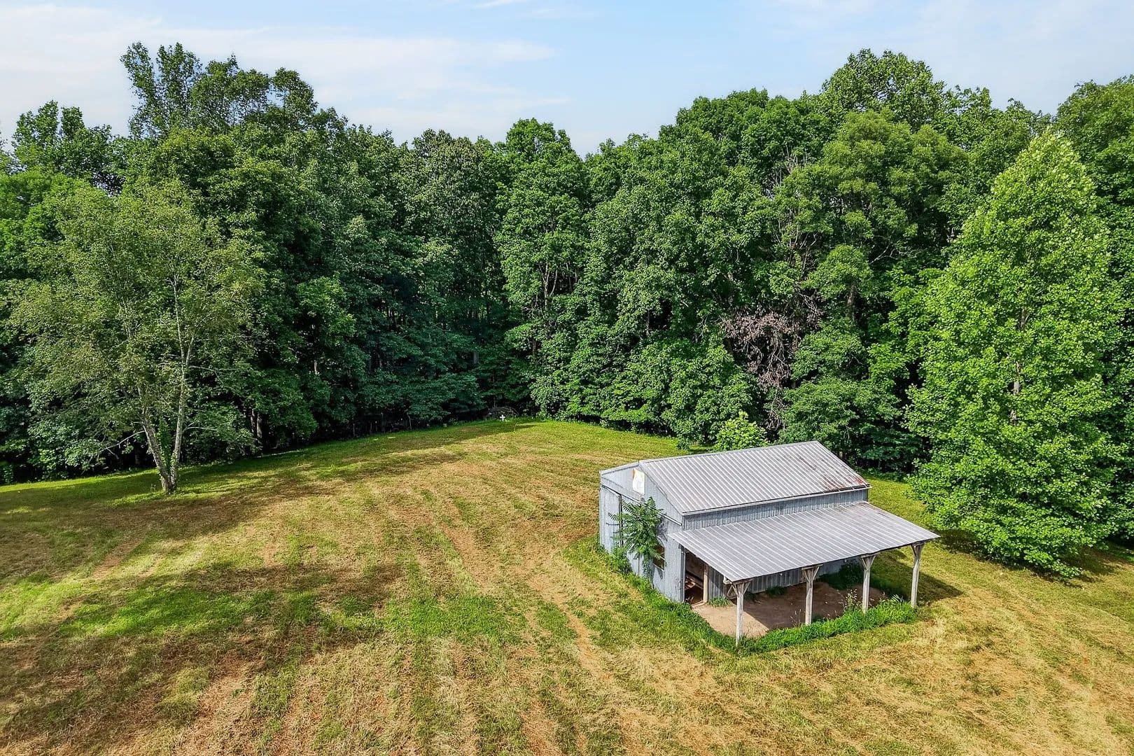 4.21 Acres of Land for Sale in Dowelltown, Tennessee - land for sale
