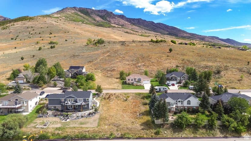 Property from 4133 N WOLF RIDGE CIR #10 - KW