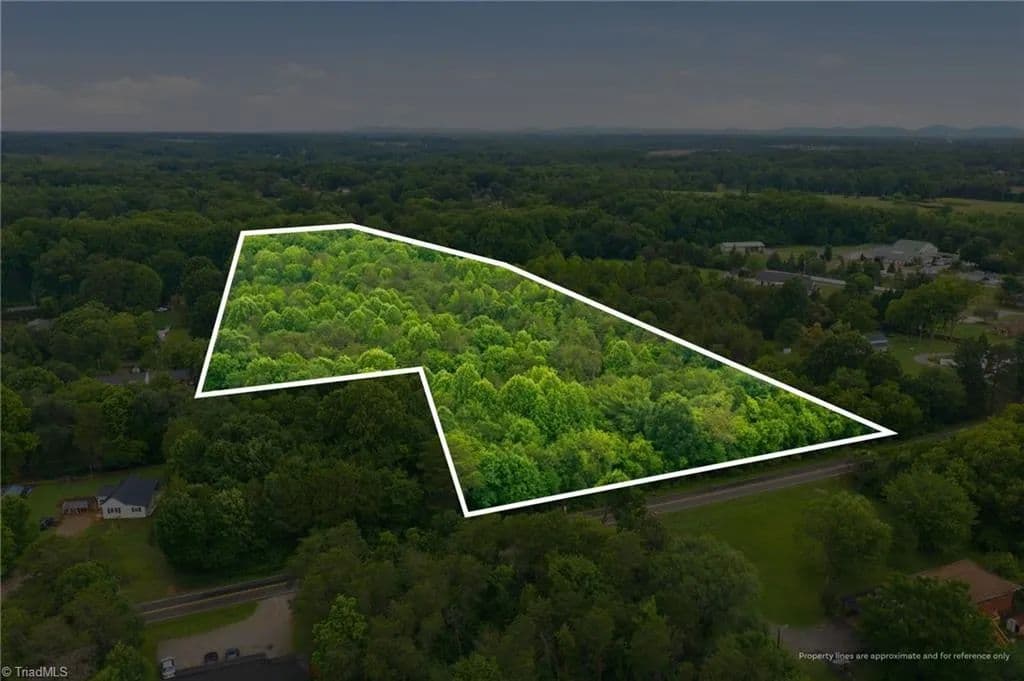 10.9 Acres of Land for Sale in Statesville, North Carolina - Statesville, North Carolina, 28677