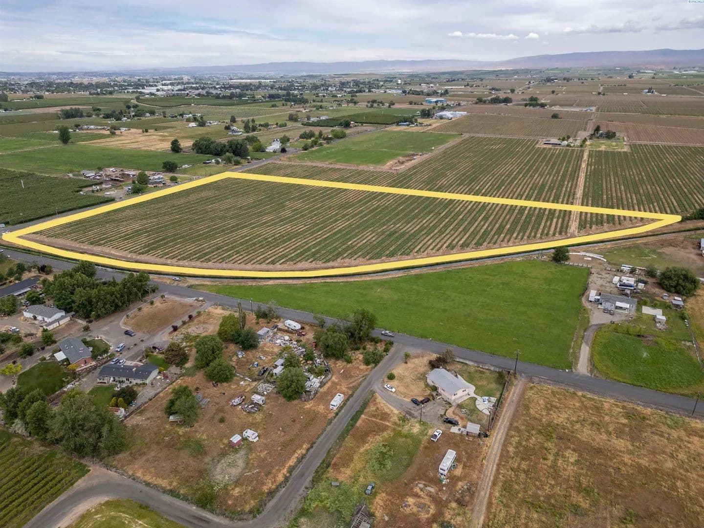 Lots & Land-Other in Grandview - Grandview, Washington, 98930