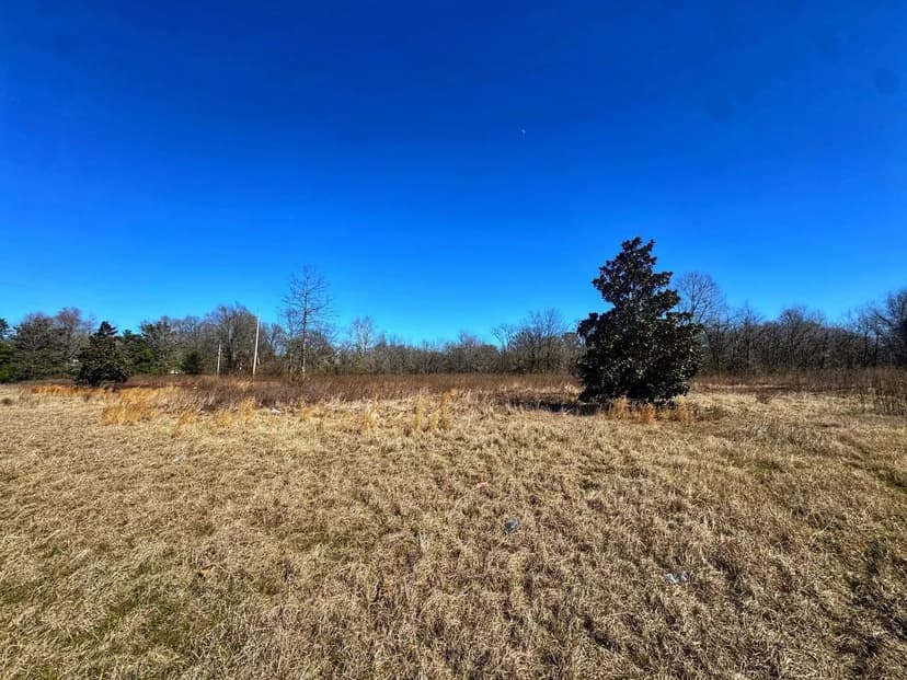 Sunflower Riverfront Acreage – 6.9± Acres Inside Clarksdale City Limits on New Africa Road!