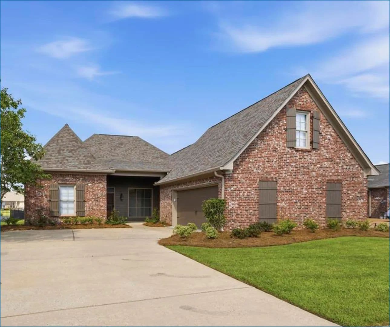 Waterfront Home in Madison County at 108 Martinique Drive in Madison, MS - Madison, Mississippi, 39110