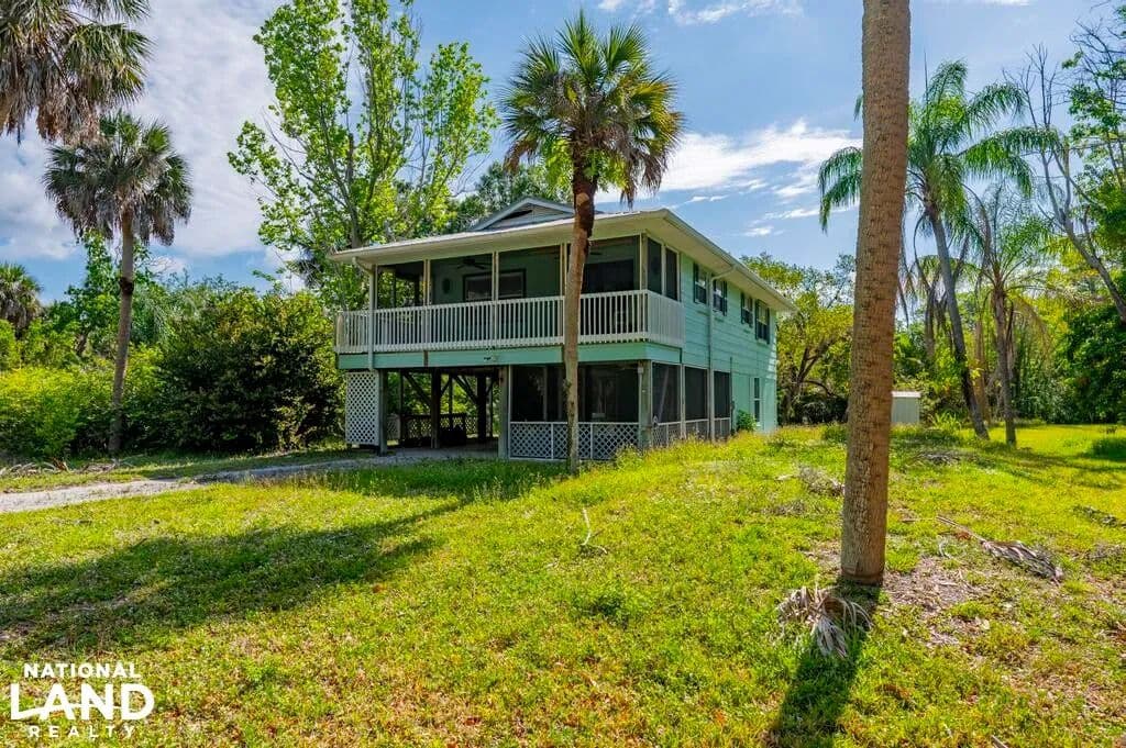 Hendry Creek Waterfront Home - Fort Myers, Florida, 33907
