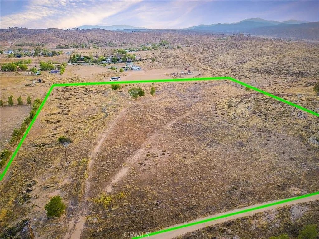 10 Acres of Land for Sale in Hemet, California - Hemet, California, 92544