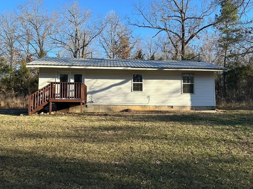 Move-In Ready 2 Bedroom Home on Spacious Half Acre, Franklin, Arkansas