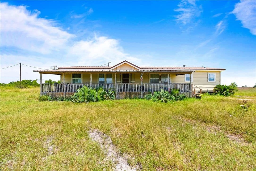 10.01 Acres of Land for Sale in Orange Grove, TX - Orange Grove, Texas, 78372