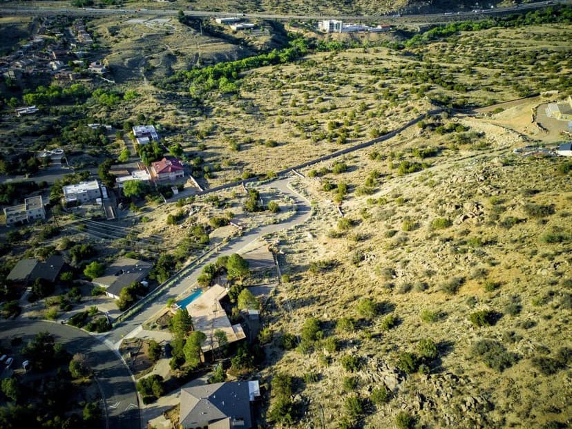 Land -Single Family Acreage in Albuquerque
