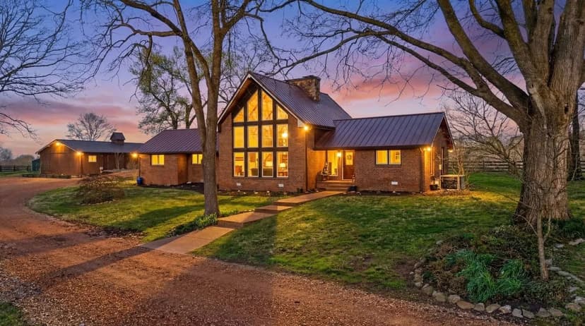 Beautiful Home 20 minutes from Downtown Nashville.