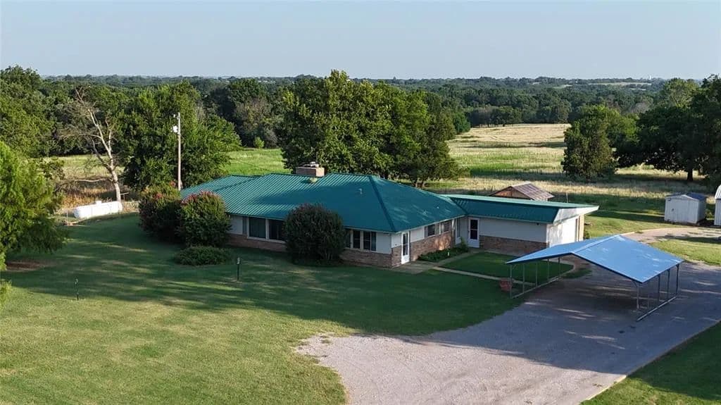 319 Acres in Wayne - Wayne, Oklahoma, 73095