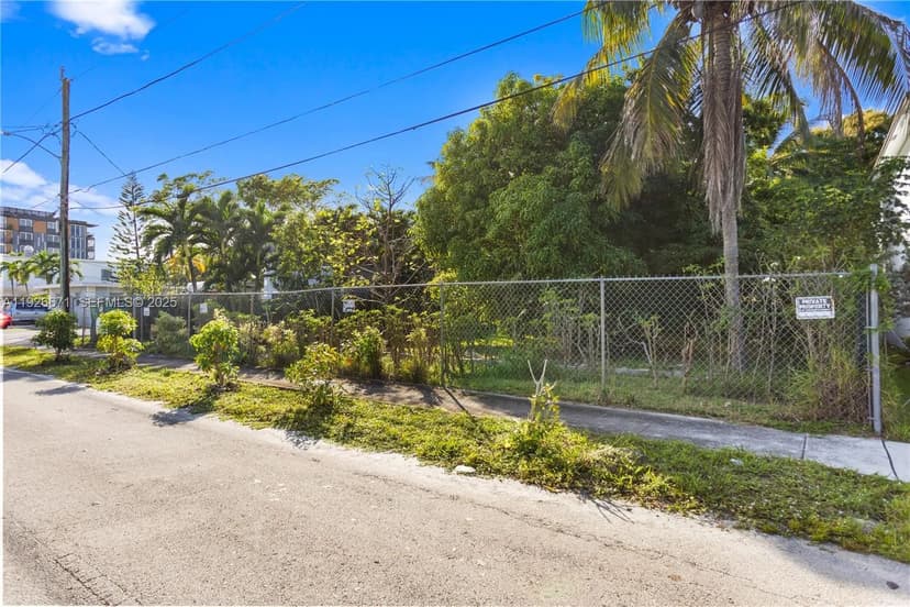 Property from 425 NW 7th Ter - KW