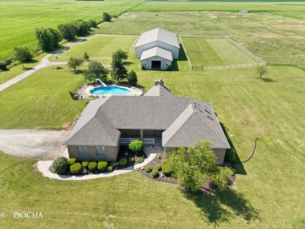 10 Acre Equestrian Estate! - Peotone, Illinois, 60468