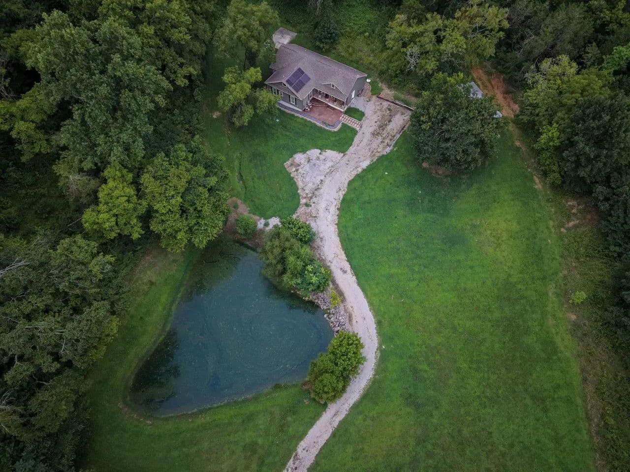 Williamson County - 15.7 acres and house - land for sale