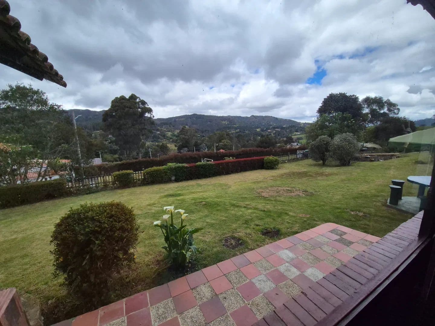 VENDO ESPECTACULAR CASA CAMPESTRE RÚSTICO-CONTEMPORÁNEA EN LA CALERA: SU REFUGIO DE NATURALEZA A SOLO 25 MINUTOS DE BOGOTÁ - land for sale