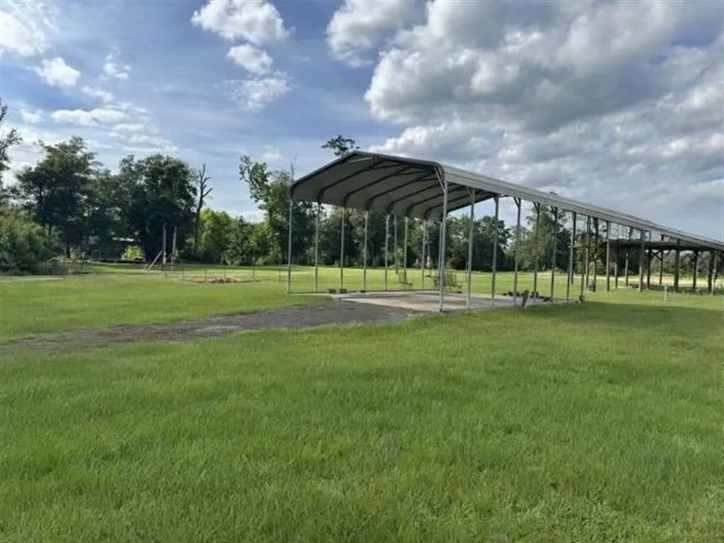 Vacant Land in Kinder - land for sale