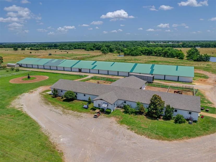 Horse Facility in Shawnee