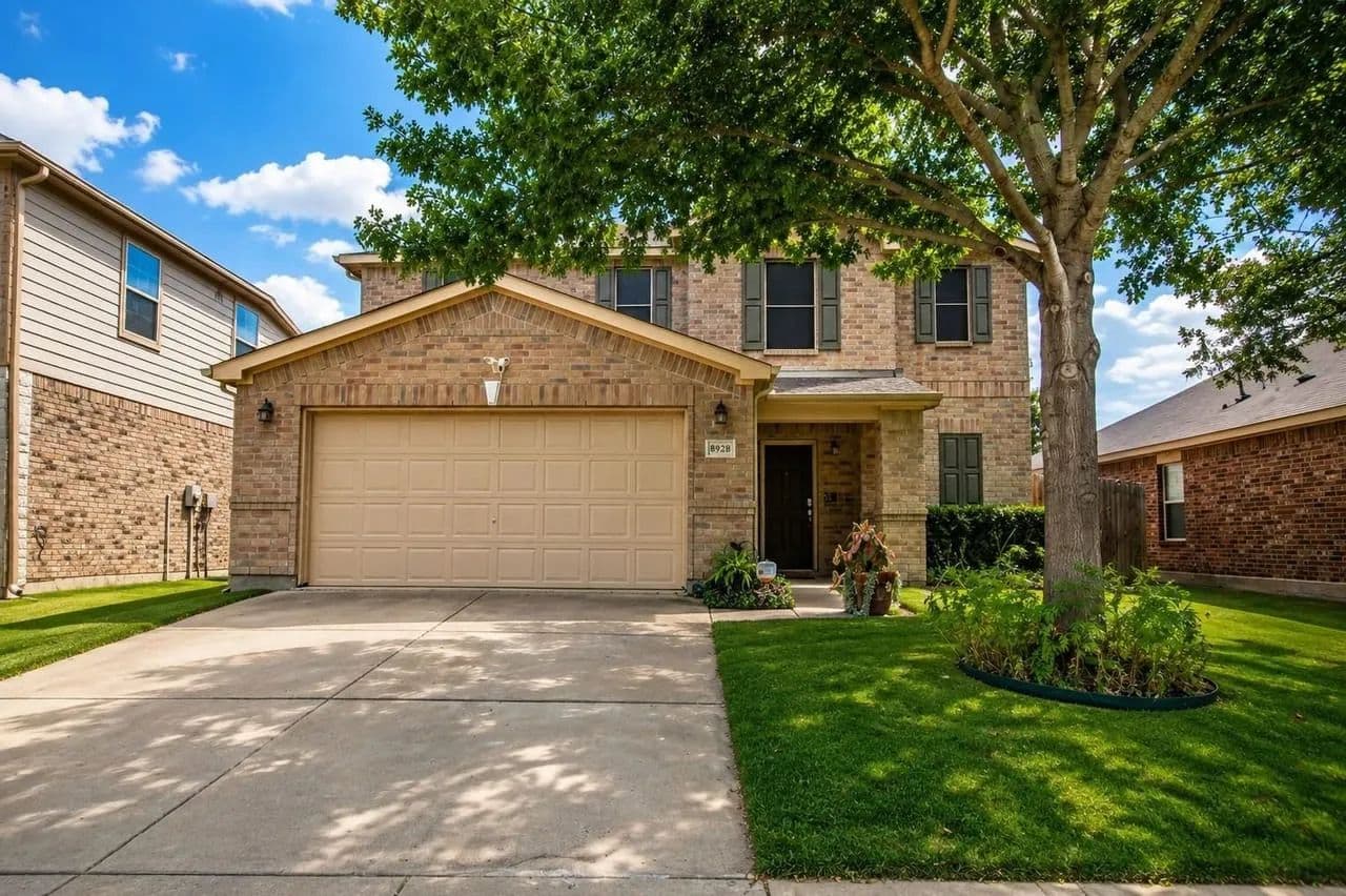 8928 Winding Valley Drive - Fort Worth, Texas, 76244
