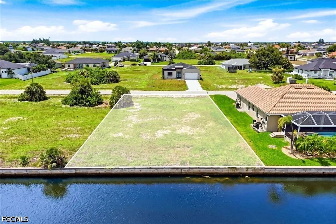Vacant Land in Cape Coral - Cape Coral, Florida, 33993