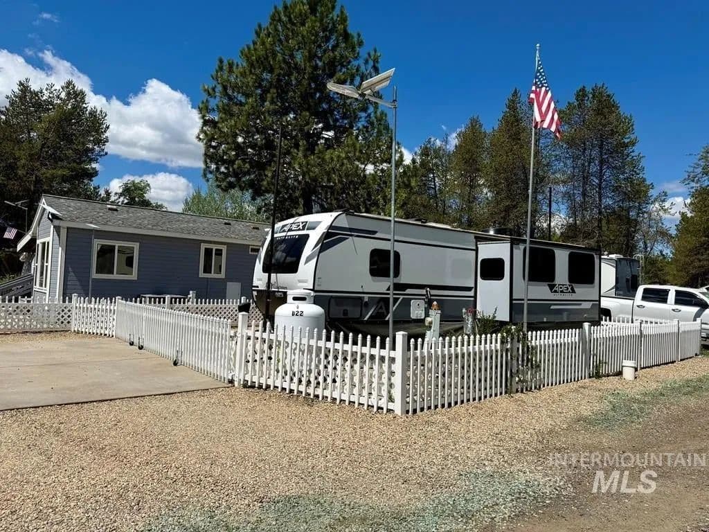 Lots & Land-Other in Cascade - Cascade, Idaho, 83611