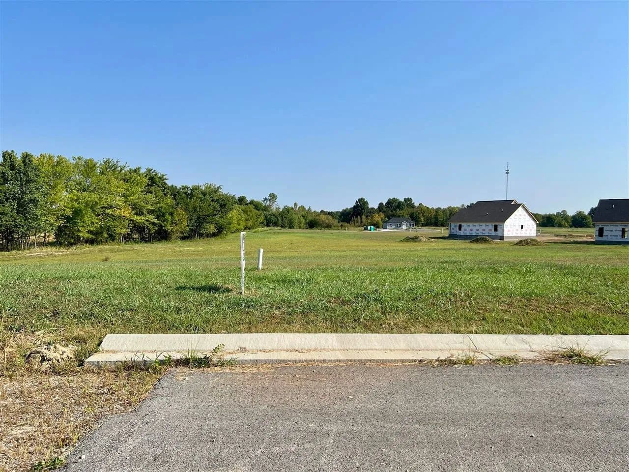 Lots & Land-Other in Franklin - Franklin, Kentucky, 42134