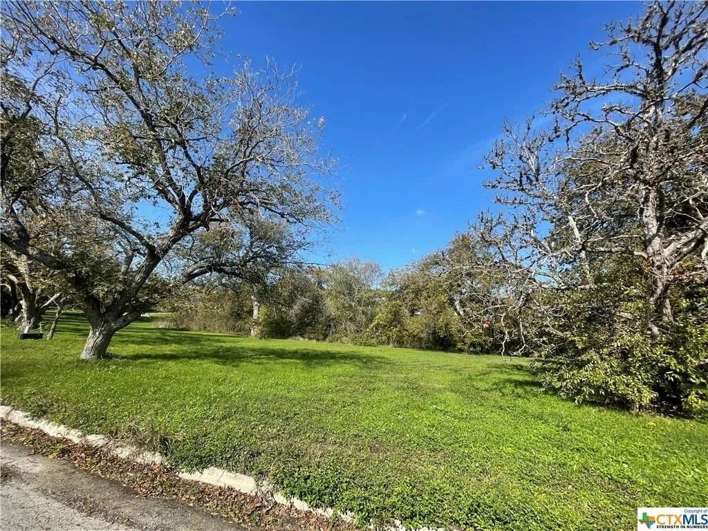 Lots & Land-Other in Seguin - Seguin, Texas, 78155