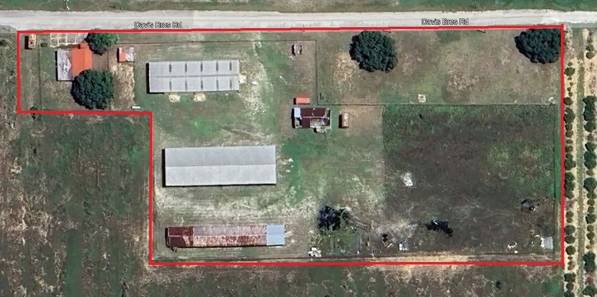 4.7 acres in Frostproof, FL with Warehouses and Office building - Frostproof, Florida, 33843