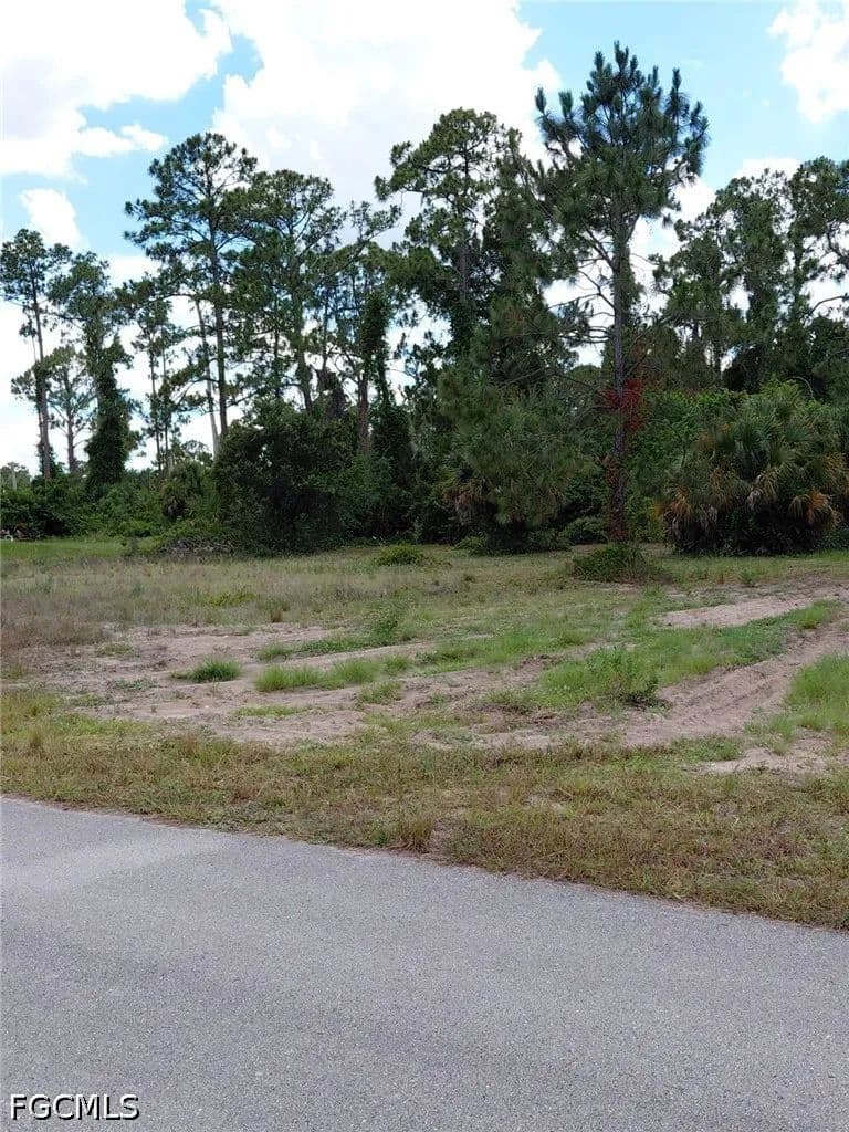 0.23 Acres of Land for Sale in Lehigh Acres, FL - Lehigh Acres, Florida, 33974