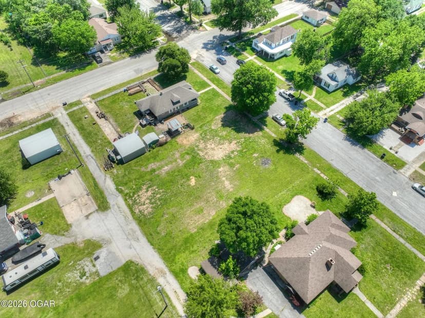Property from 436 E 13th Lot 10 - KW