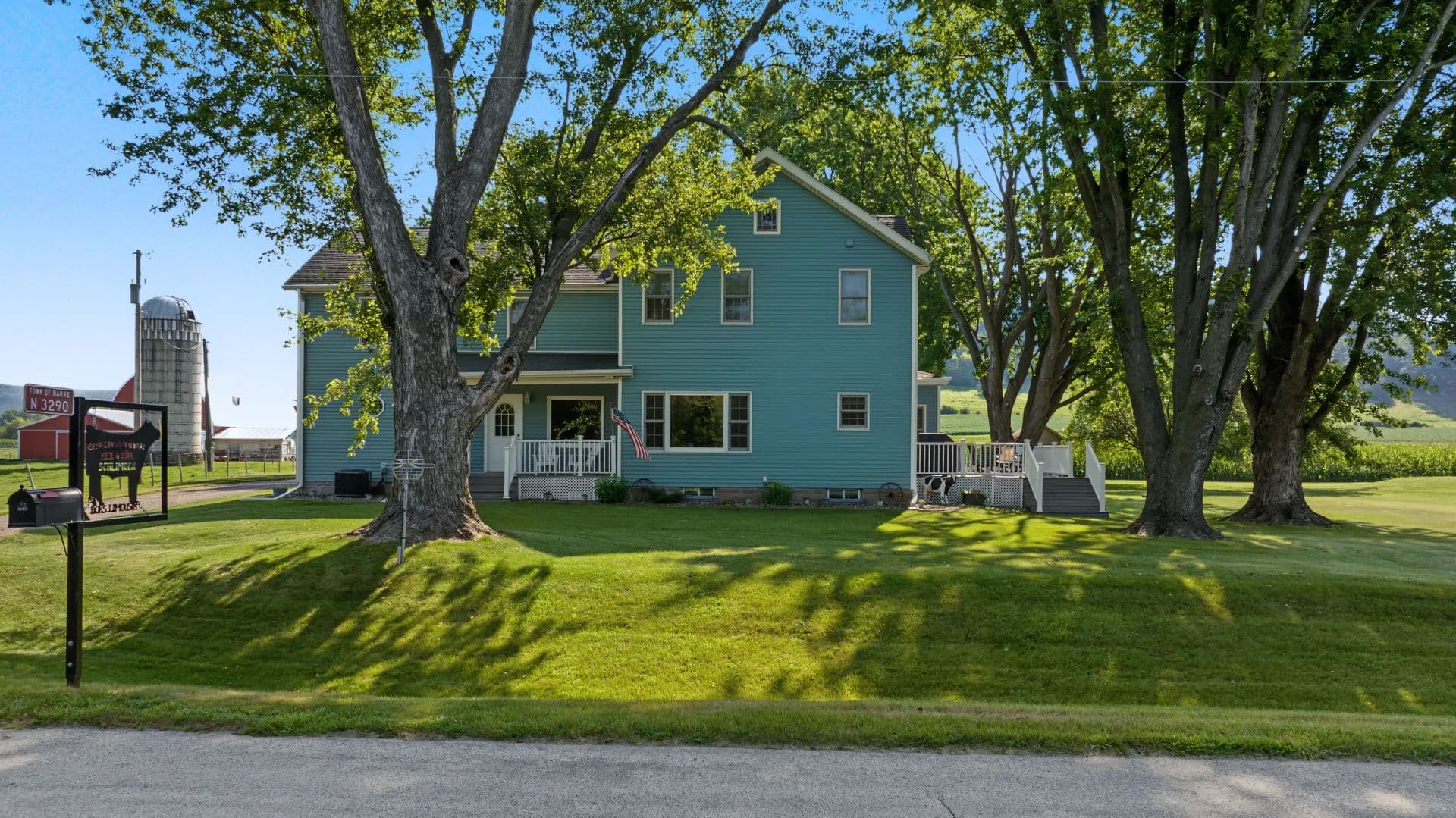 76-ACRE DRIFTLESS AREA FARM & COUNTRY ESTATE LA CROSSE COUNTY, WISCONSIN - La Crosse, Wisconsin, 54601