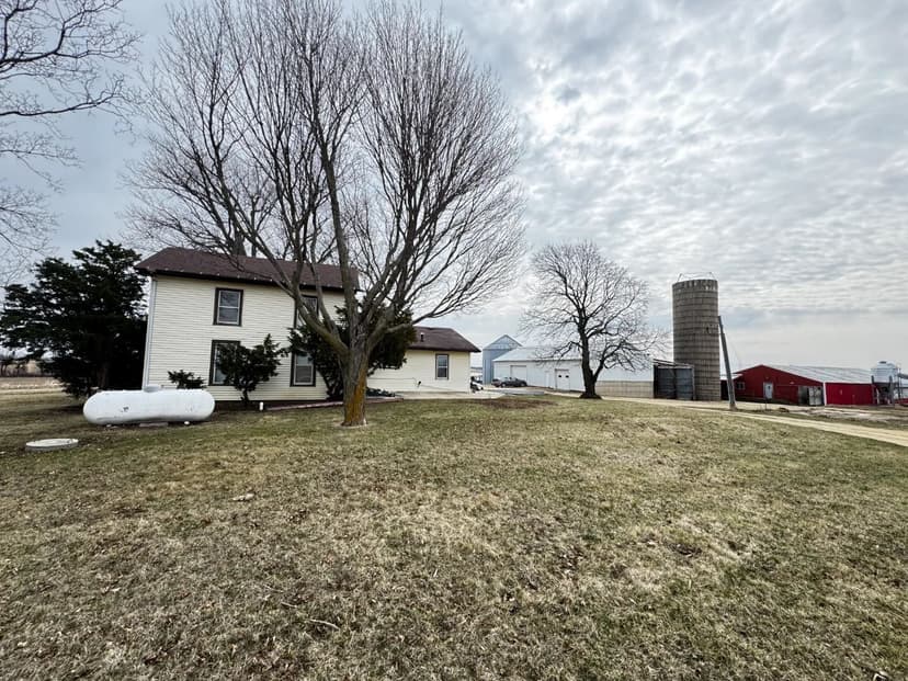 13-acre farmstead in the Town of Clinton in Rock County