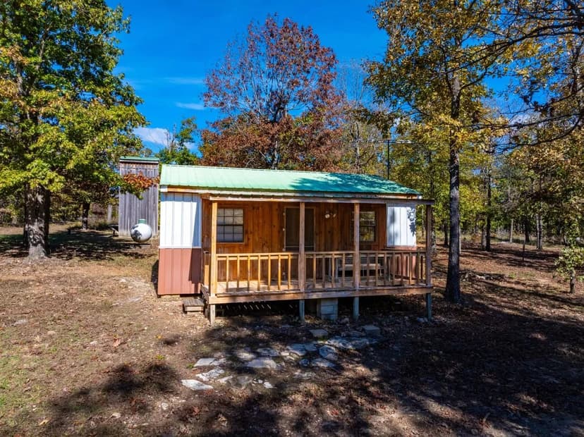 Hunting Cabin on 200 +/- Acres, Well Water, Electric, Fiber Internet, Wooded, Izard County, AR