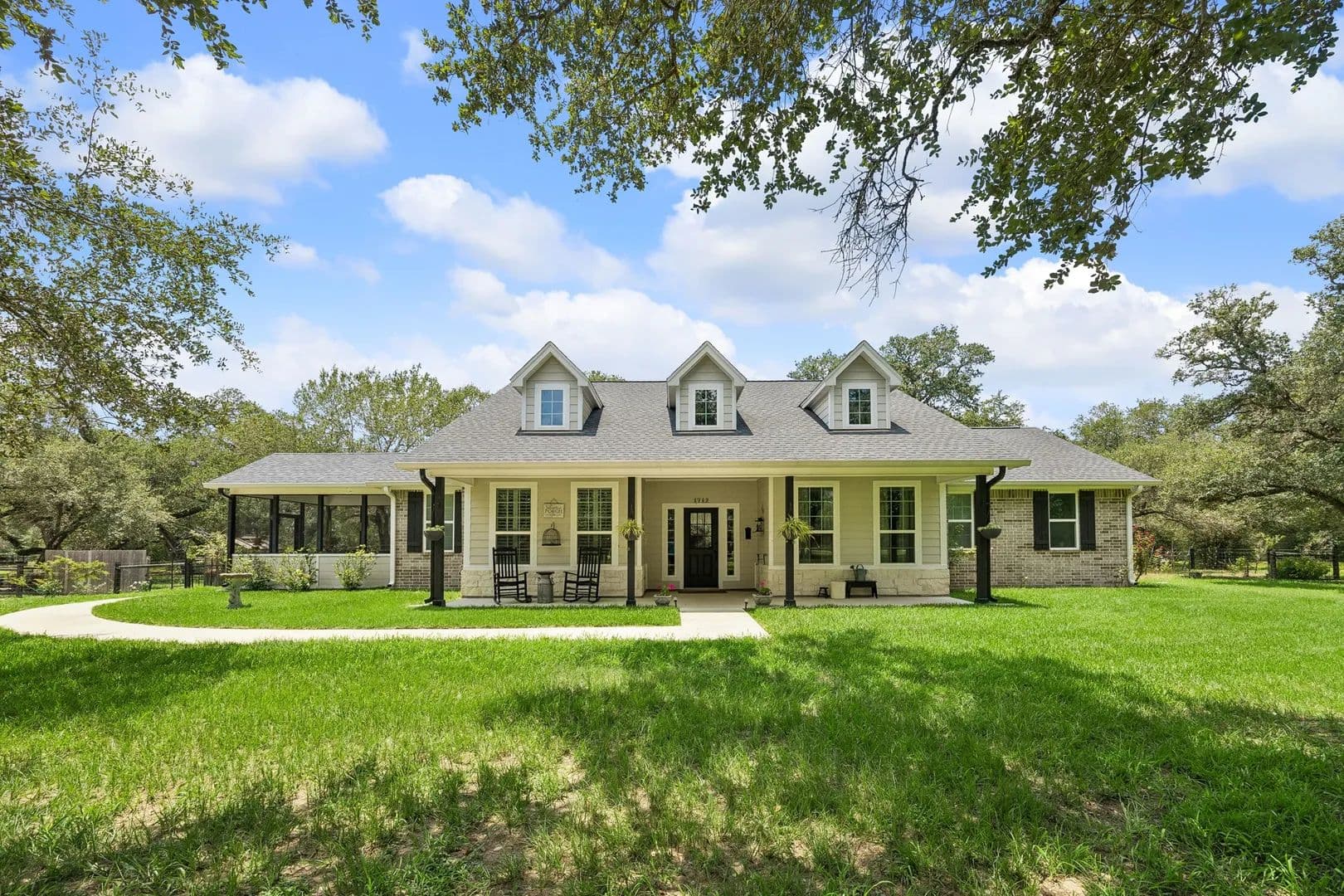 10 Acres of Land for Sale in Columbus, TX - Columbus, Texas, 78934