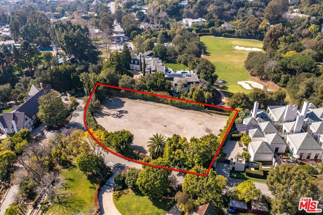 Vacant Land in Los Angeles - Los Angeles, California, 90077
