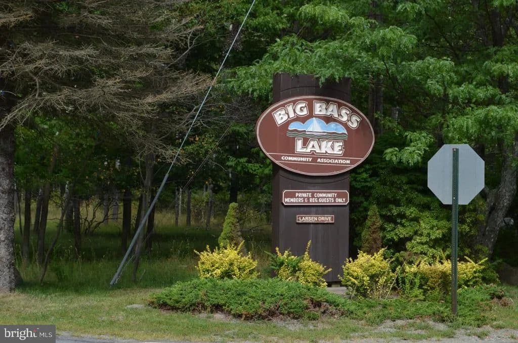 0.5 Acres of Land for Sale in GOULDSBORO, PA - Gouldsboro, Pennsylvania, 18424