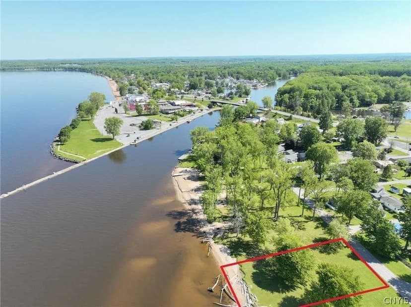 Land -Single Family Acreage in Verona