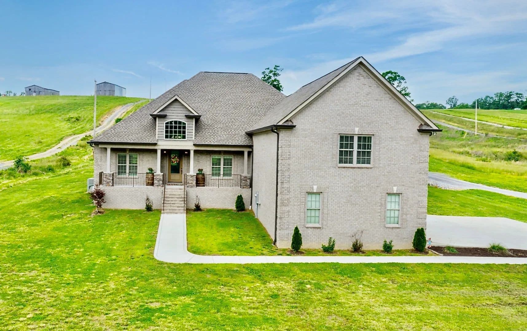 Auction Notice !!! Custom Brick Home / 1.89 Acres / 3593 Sq.FT - Gallatin, Tennessee, 37148