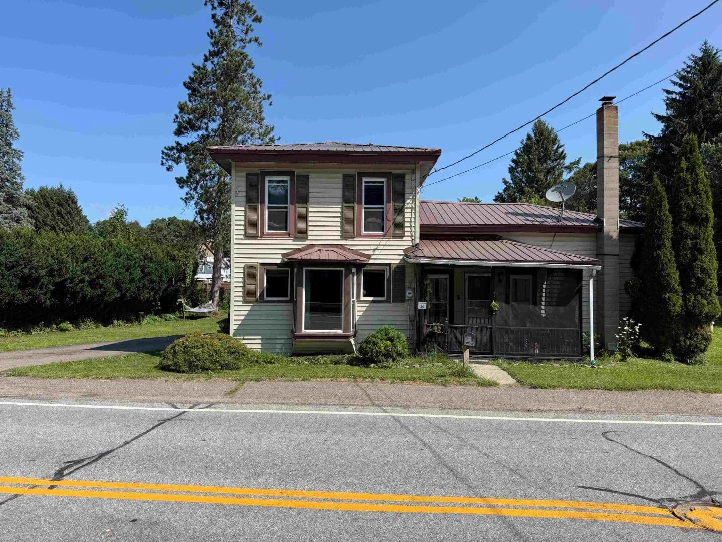 House with Garage in Friendship NY 36 W Water St - Friendship, New York, 14739