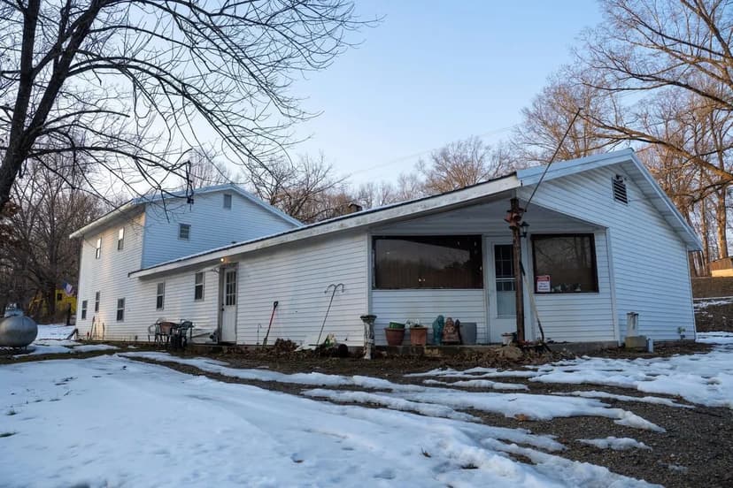 3-Bed Home on 5+/-AC For Sale in Burfordville, MO