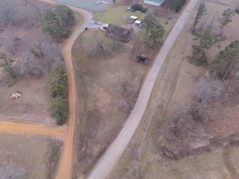 A Home on 1.62 Acres in Pontotoc County, MS