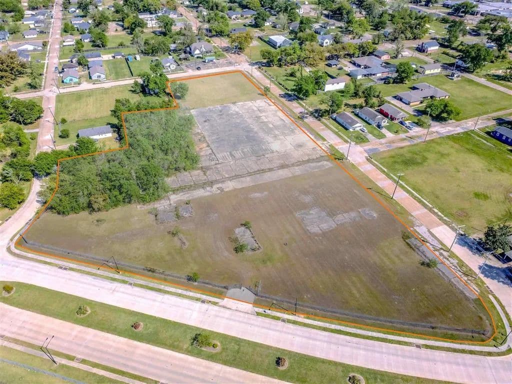 4.17 Acres of Land for Sale in Lake Charles, Louisiana - Lake Charles, Louisiana, 70601