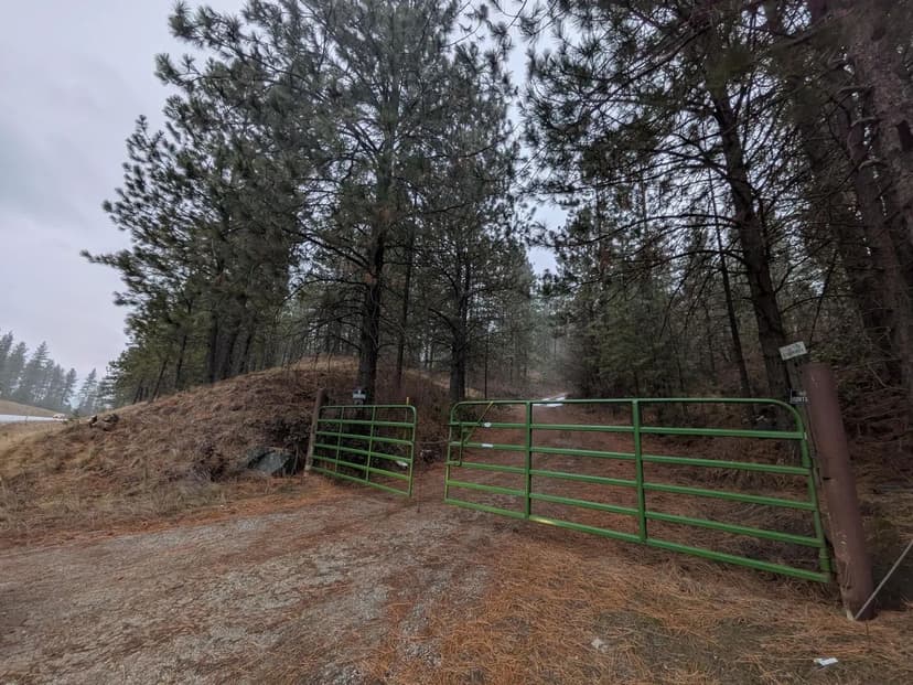 Property from 1525 HIGHWAY 395 S - KW